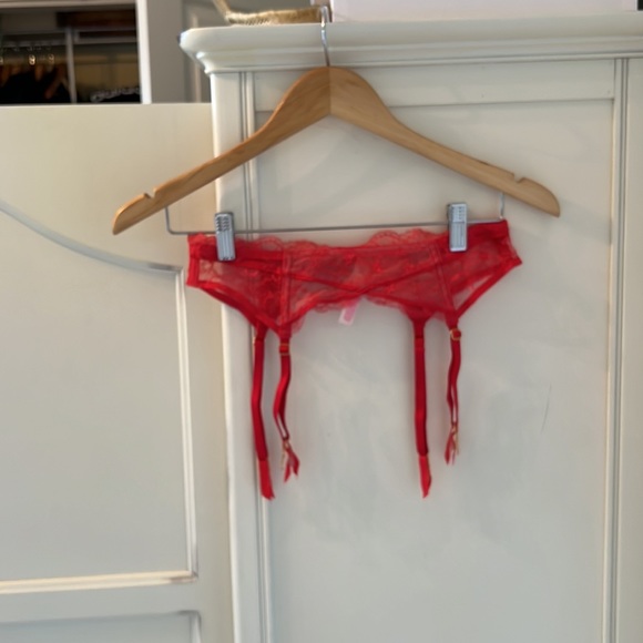 Victoria's Secret Red Lace Garter Belt Lingerie - Picture 4 of 16